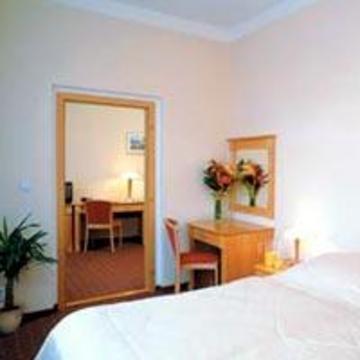 Wellness Jean De Carro Hotel 4*