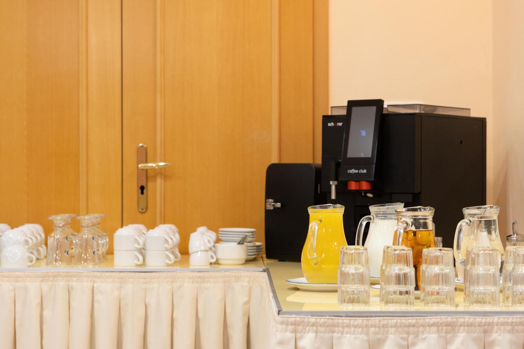 Отель Wellness Jean De Carro